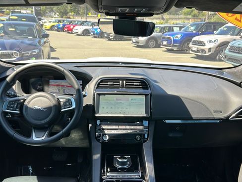 Used 2020 Jaguar F-PACE Prestige AWD/4WD image 33