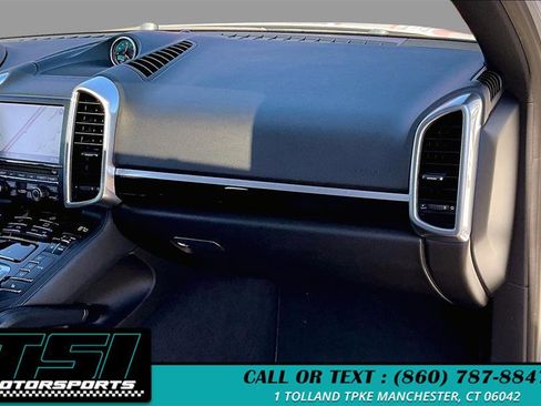 Used 2014 Porsche Cayenne Platinum Edition image 17