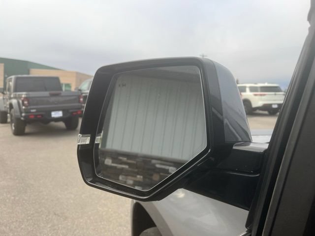 Used 2019 Cadillac Escalade ESV Luxury AWD/4WD image 24