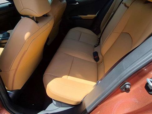 Used 2025 Lexus UX 300h FWD w/ Accessory Package (Z1) image 18