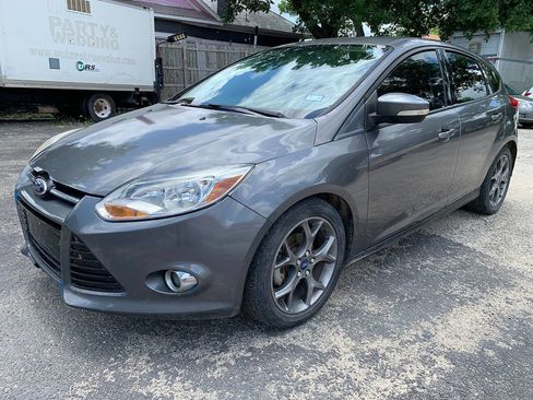 Used 2013 Ford Focus SE FWD image 1