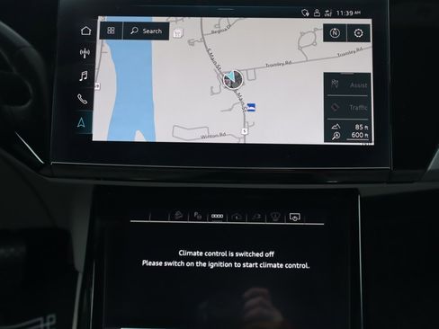 Used 2024 Audi Q8 e-tron Prestige w/ Prestige Package image 11