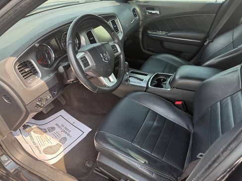 Used 2014 Dodge Charger R/T RWD image 10