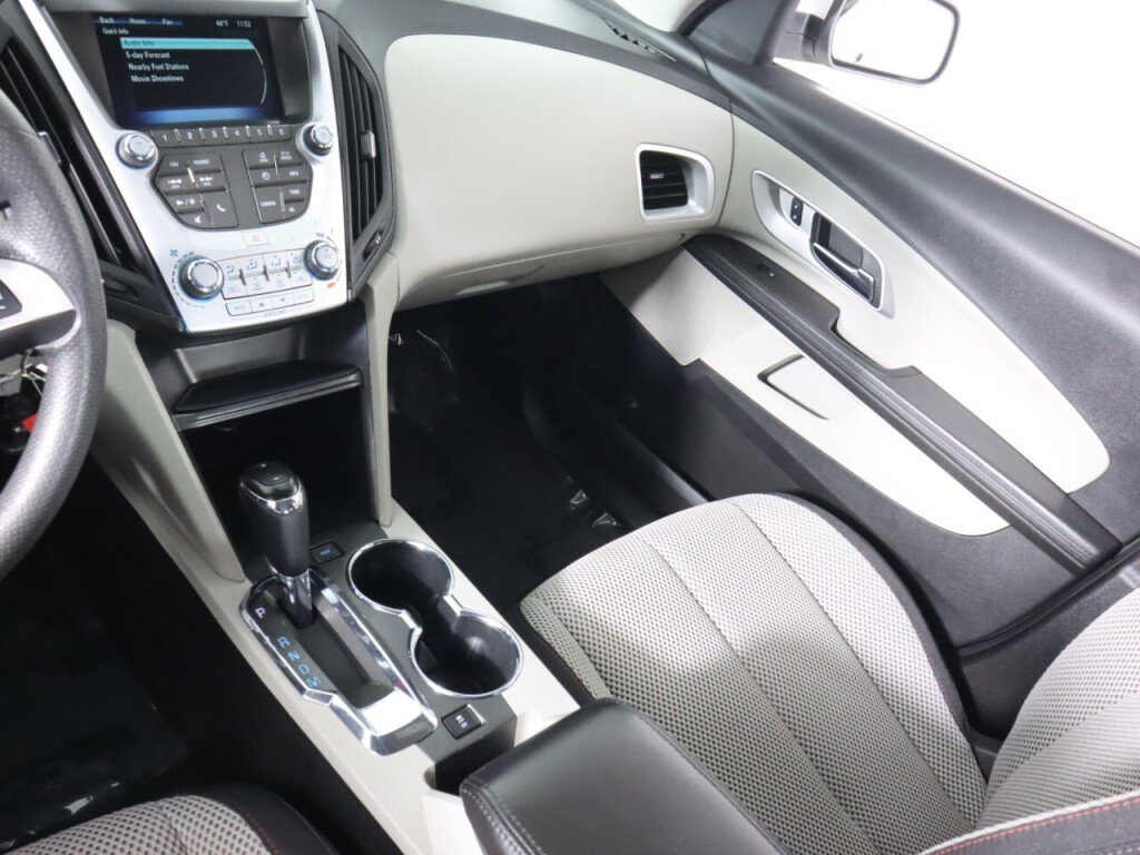 Used 2017 Chevrolet Equinox LT FWD image 27