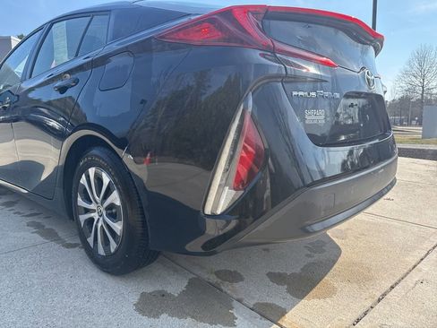 Used 2021 Toyota Prius Prime LE FWD image 8
