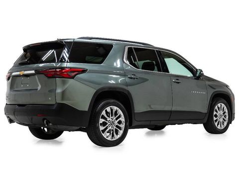 Used 2022 Chevrolet Traverse LT FWD image 3