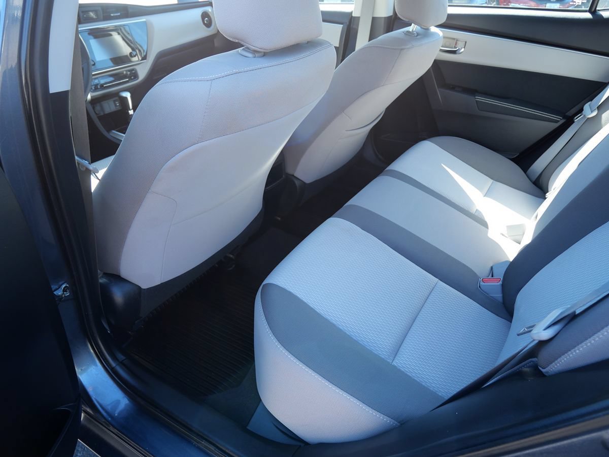 Used 2018 Toyota Corolla LE FWD image 21