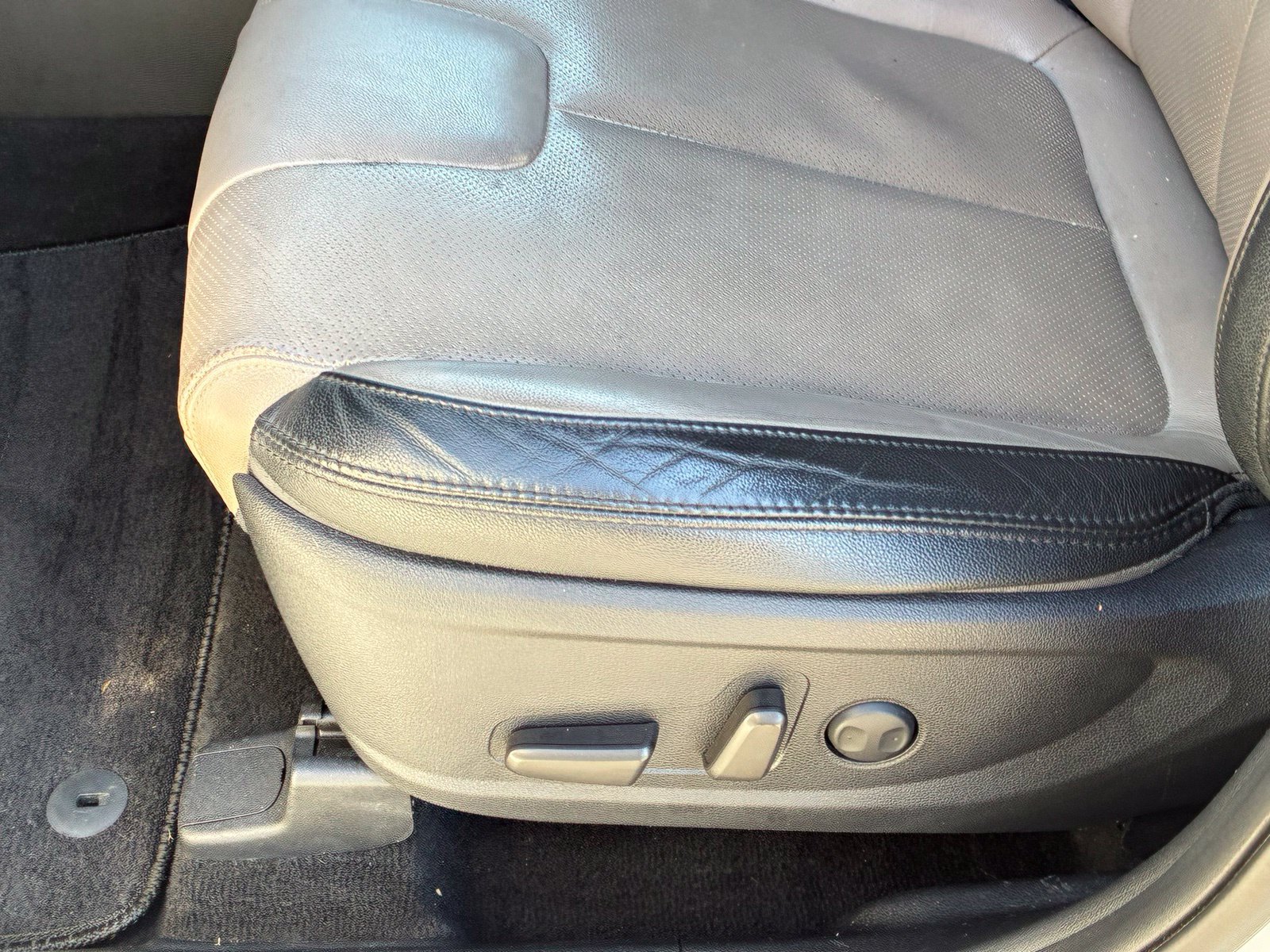 Used 2019 Hyundai Santa Fe Limited FWD image 14