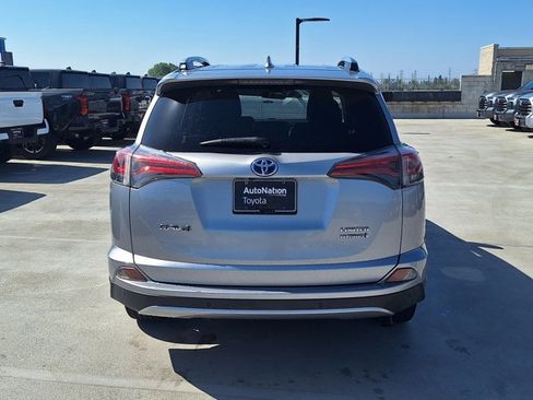 Used 2018 Toyota RAV4 Limited w/ Carpet Mat Package AWD/4WD image 6