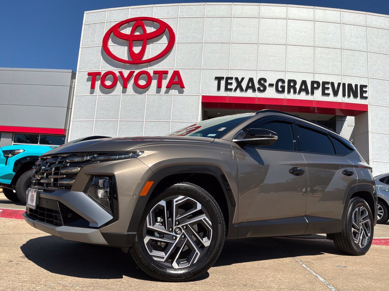 Used 2026 Hyundai Tucson Limited AWD/4WD image 2