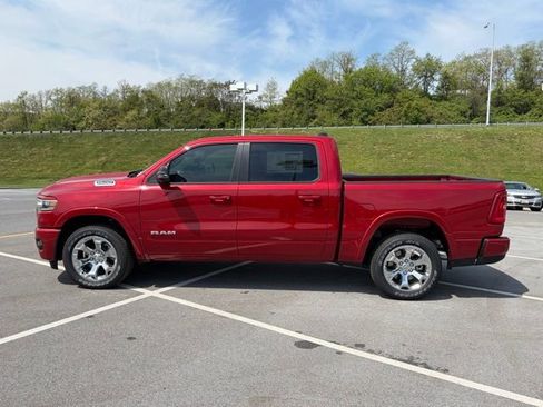 New 2026 RAM 1500 4x4 Crew Cab image 4