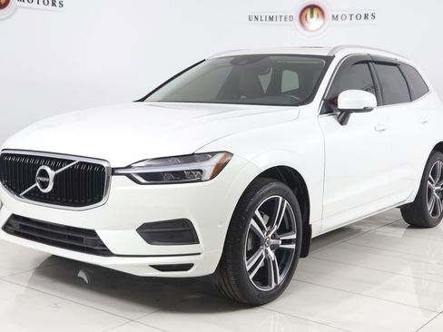Used 2019 Volvo XC60 T5 Momentum w/ Multimedia Package image 5