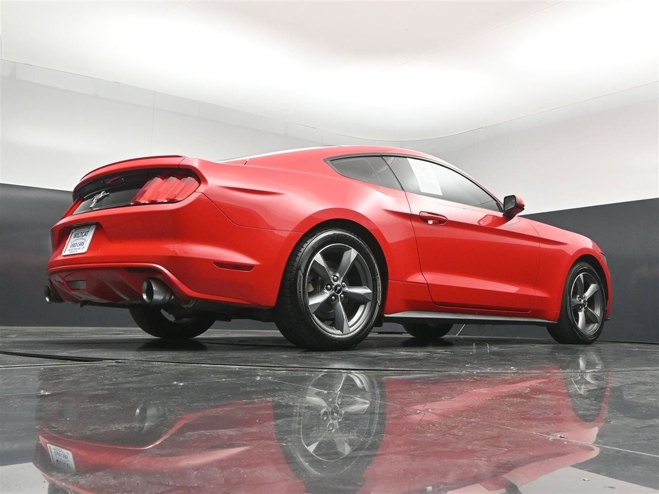 Used 2015 Ford Mustang Coupe w/ Equipment Group 051A RWD image 31