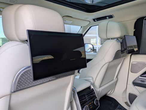 Certified 2024 Land Rover Range Rover Autobiography image 28