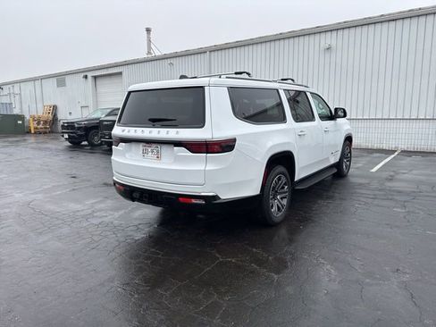 Used 2024 Jeep Wagoneer L 4WD w/ Premium Group I image 4