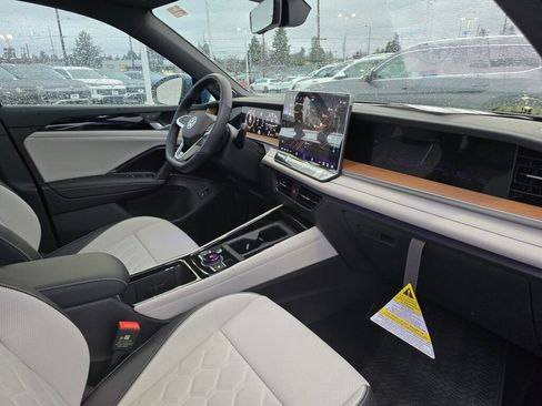 New 2026 Volkswagen Tiguan SEL R-Line image 34
