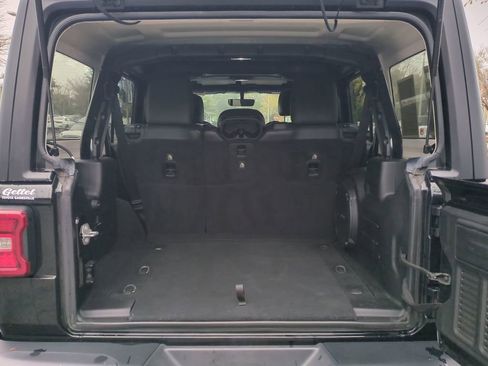 Used 2018 Jeep Wrangler Unlimited Rubicon w/ Dual Top Group image 12