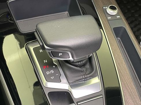 Certified 2024 Audi Q5 2.0T Premium w/ Convenience Package image 32