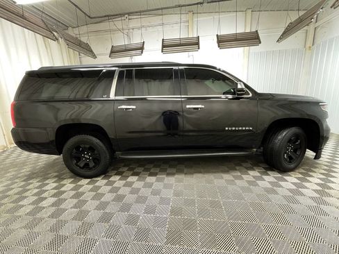 Used 2016 Chevrolet Suburban LT RWD image 22