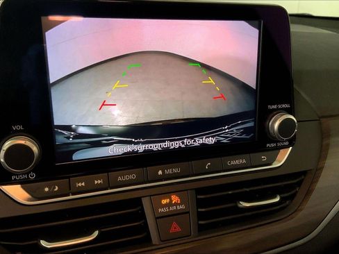 Used 2025 Nissan Altima 2.5 SV image 21