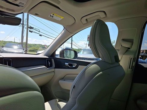Used 2023 Volvo XC60 T8 Ultimate w/ Climate Package AWD/4WD image 11