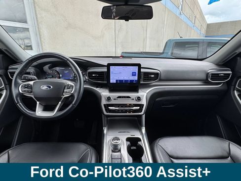 Used 2022 Ford Explorer XLT w/ Equipment Group 202A AWD/4WD image 8