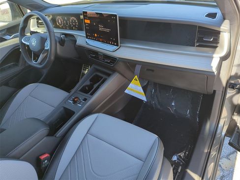 New 2026 Volkswagen Tiguan SE R-Line image 23