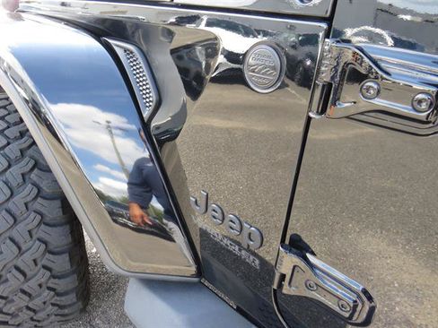 Used 2020 Jeep Wrangler Unlimited Sahara AWD/4WD image 28