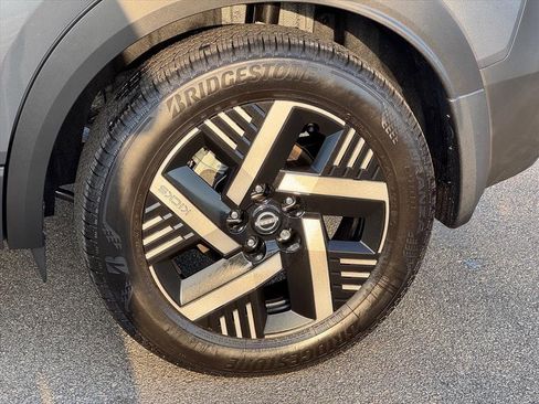 New 2025 Nissan Kicks SV image 9