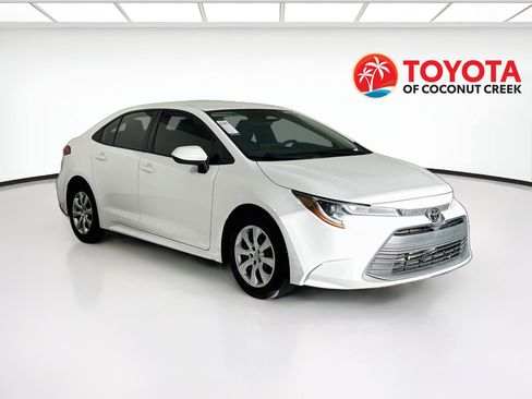 Used 2024 Toyota Corolla LE FWD image 1