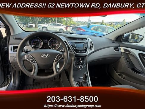 Used 2016 Hyundai Elantra SE w/ Option Group 02 FWD image 13