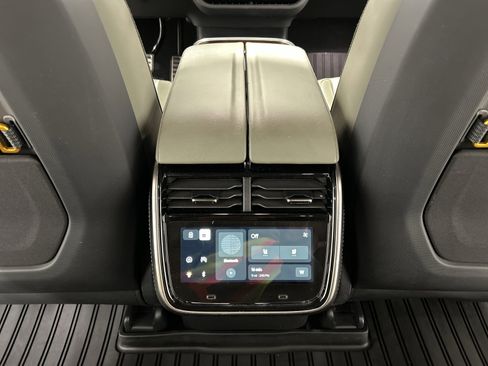 Used 2023 Rivian R1S Launch Edition image 30