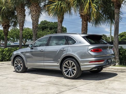 Used 2021 Bentley Bentayga AWD/4WD image 4