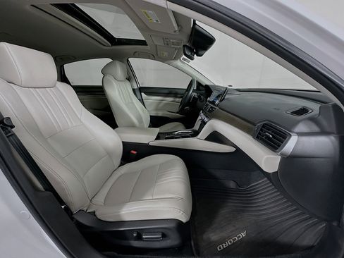 Used 2022 Honda Accord Touring image 32