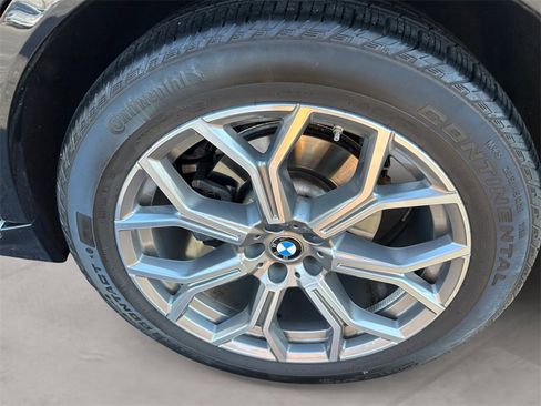 Used 2023 BMW X7 xDrive40i w/ Premium Package image 14