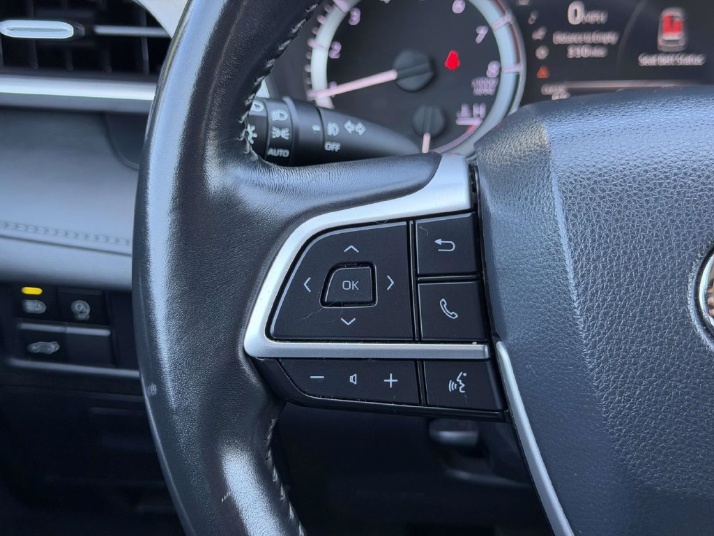 Used 2023 Toyota Highlander XLE FWD image 9