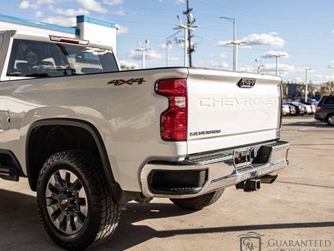 Used 2022 Chevrolet Silverado 2500 Custom w/ Custom Value Package image 15