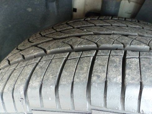 Used 2018 Ford Explorer XLT w/ Equipment Group 202A AWD/4WD image 22