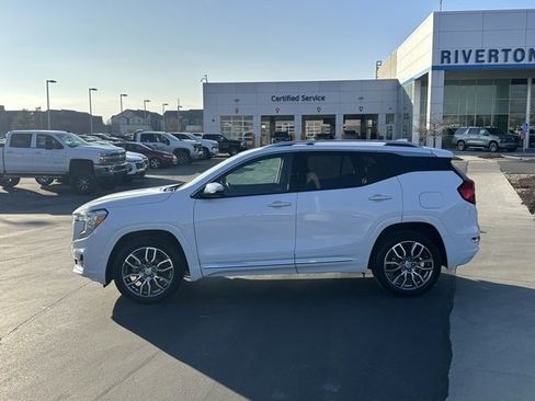 Used 2024 GMC Terrain Denali image 25