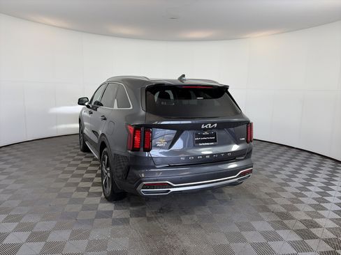 Certified 2022 Kia Sorento EX w/ Panoramic Sunroof Package image 14