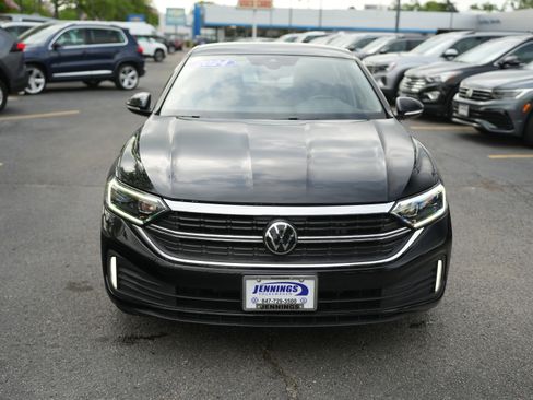 Used 2024 Volkswagen Jetta SEL FWD image 3
