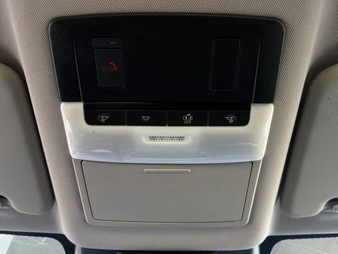 Used 2025 Nissan Rogue SV FWD image 17