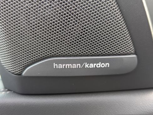 Used 2024 BMW X5 xDrive40i w/ Executive Package image 22