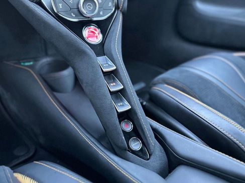 Used 2021 McLaren 720S Performance RWD image 16