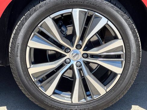 Used 2022 Volvo XC60 B5 Momentum w/ Advanced Package AWD/4WD image 11
