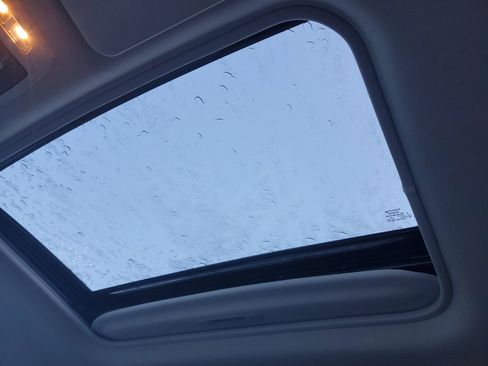 Used 2024 Toyota Sienna XLE image 33