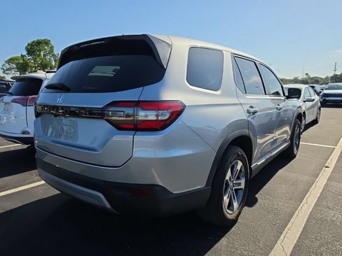 Used 2025 Honda Pilot EX-L image 14