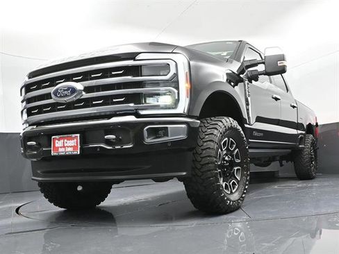 Used 2024 Ford F250 Platinum w/ FX4 Off-Road Package AWD/4WD image 31