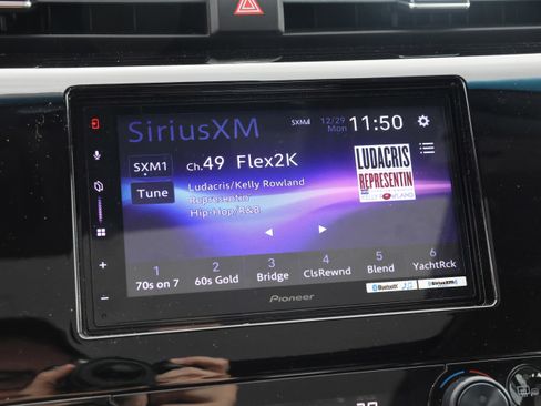 Used 2018 Toyota Camry XLE image 21