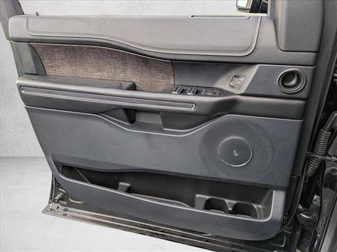 Used 2018 Ford Expedition Limited w/ Equipment Group 302A RWD image 12